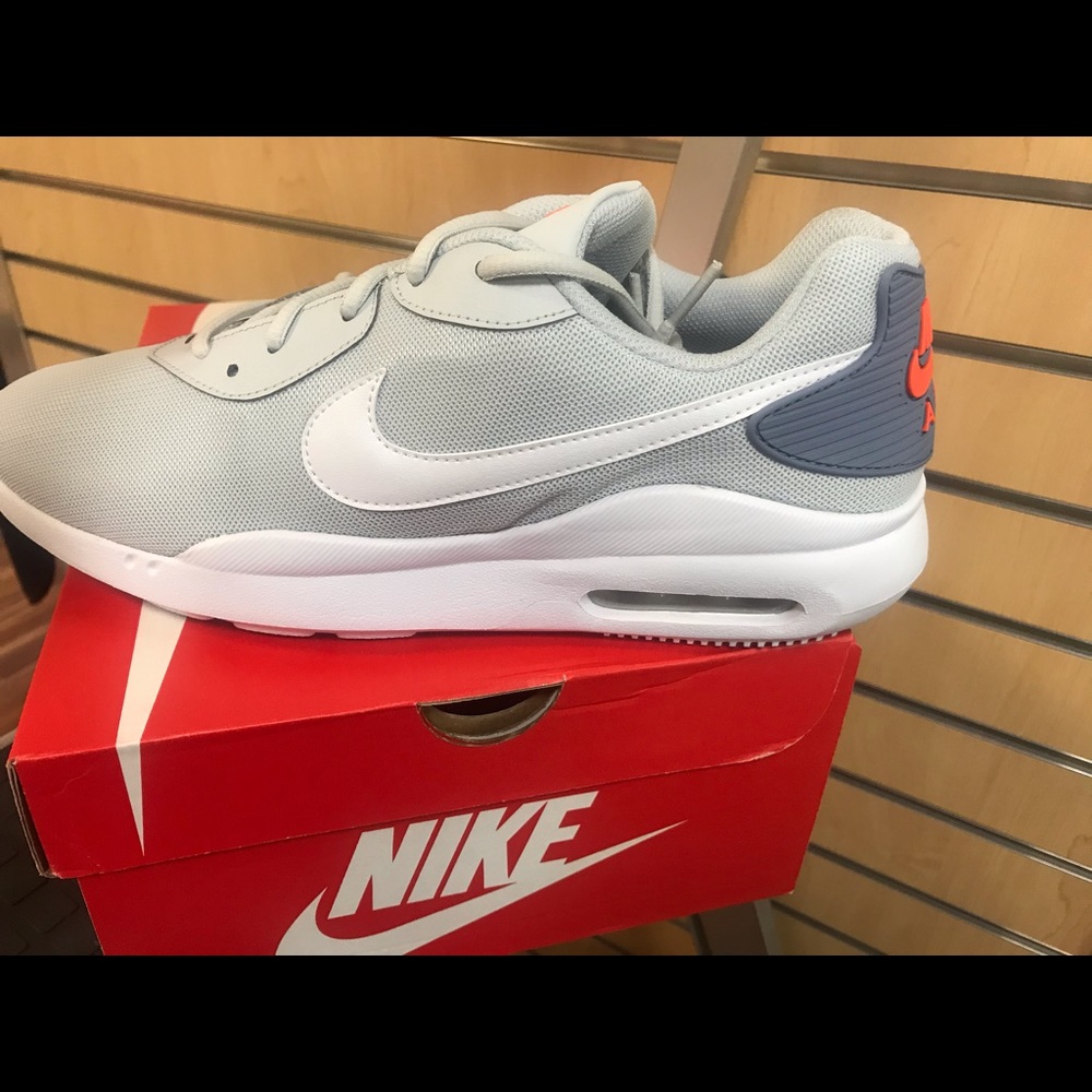 Nike air max oketo for man
